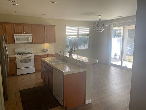 5th image of 12023 Winger St