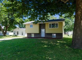 263 12th St, Wood River, IL 62095