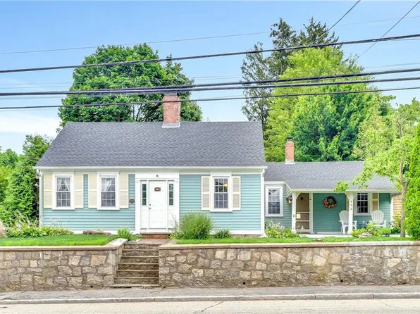 492 Oaklawn Ave, Cranston, RI 02920