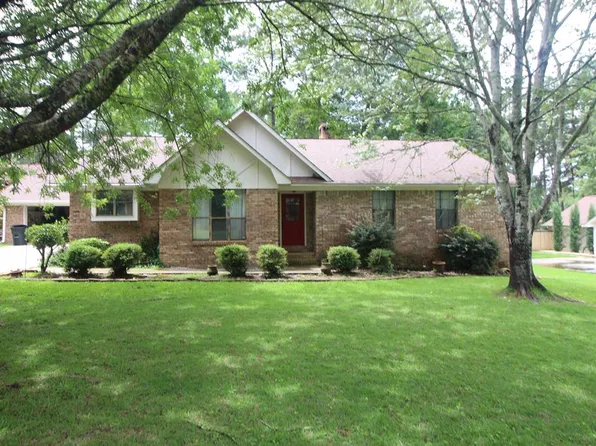 17 Katherine St, Laurel, MS 39440