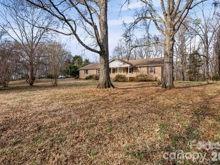 8122 Knollwood Cir — Photo 22