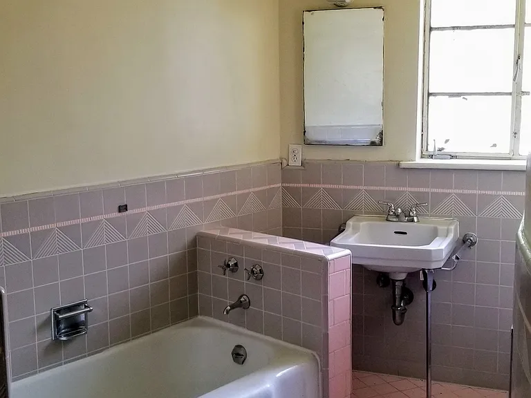 701 Gayley Ave — Photo 8