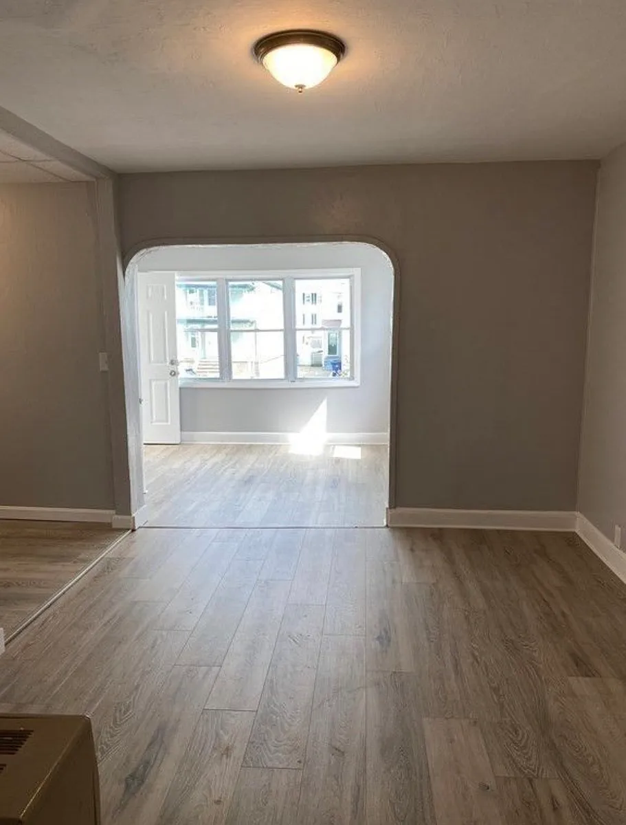 Building Photo - 163 Brayton Ave #1F