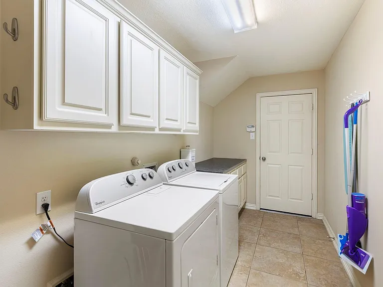 19 Driftdale Pl — Photo 47