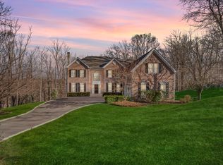 29 Greenleaf Farms Rd, Newtown, CT 06470