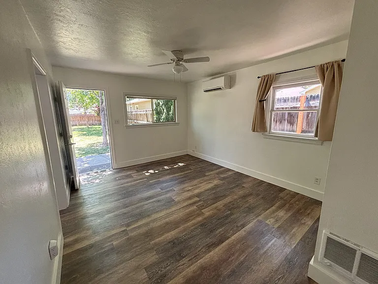 806 E McKinley St — Photo 4