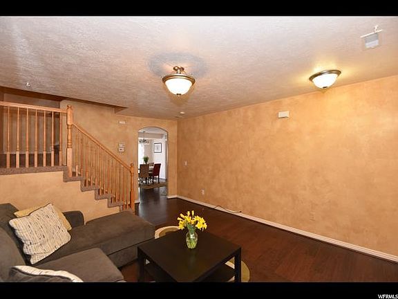 3rd image of 336 E Newsome Ln