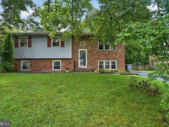 14521 Lock Dr, Centreville, VA 20120