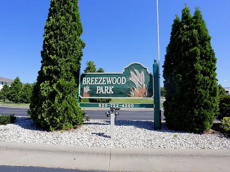 BREEZEWOOD APARTMENTS — Photo 3