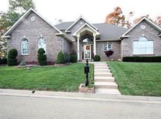 831 Pinehurst Dr, Farmington, MO 63640