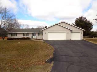 4252 Waltham Rd, Roscoe, IL 61073