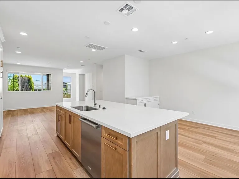 2522 Thyme Way — Photo 3