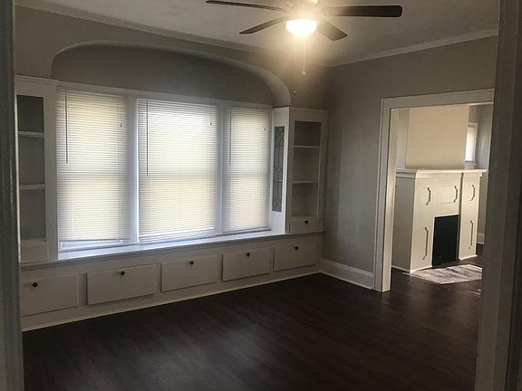 4th image of 2169 Clarence Ave