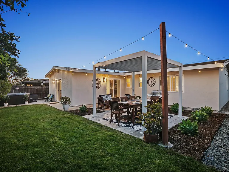 4489 Bertha St — Photo 34