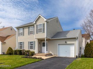 17 White Pine Ct, Brick, NJ 08724