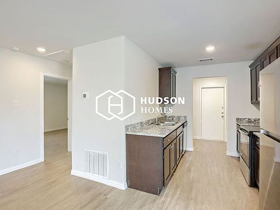 5th image of 602 S 24th St
