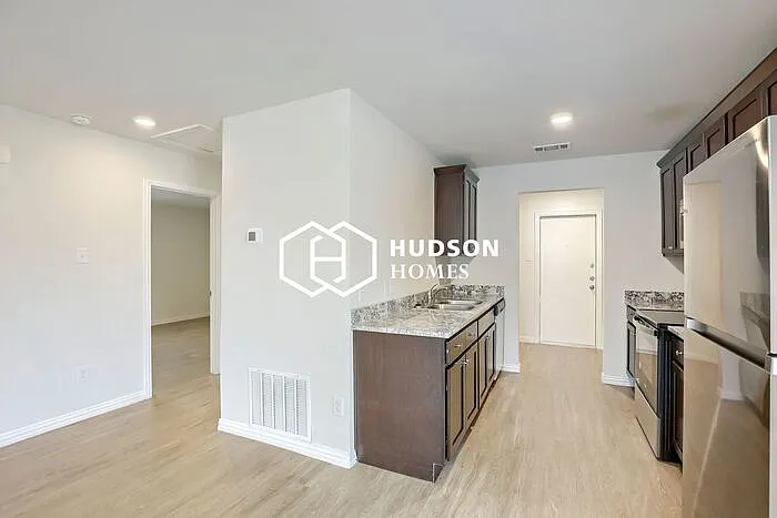 602 S 24th St — Photo 5