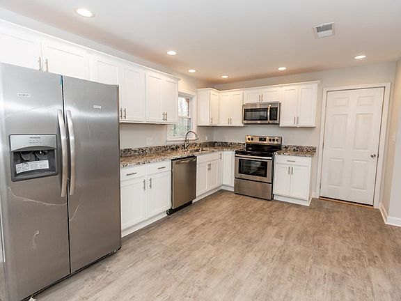 3rd image of 404 Meherrin St