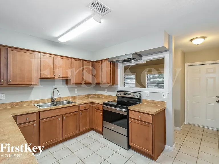 798 Gilda Dr — Photo 8