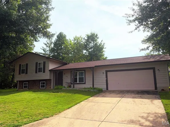612 Lakewood Dr, Lake Saint Louis, MO 63367