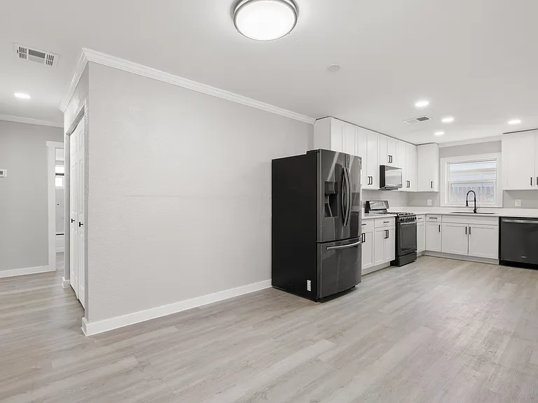 1845 New Hampshire Ave NE — Photo 10