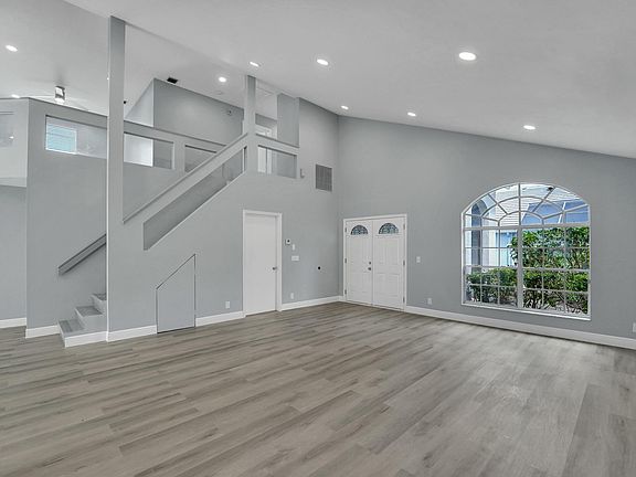 3rd image of 4387 Leicester Court