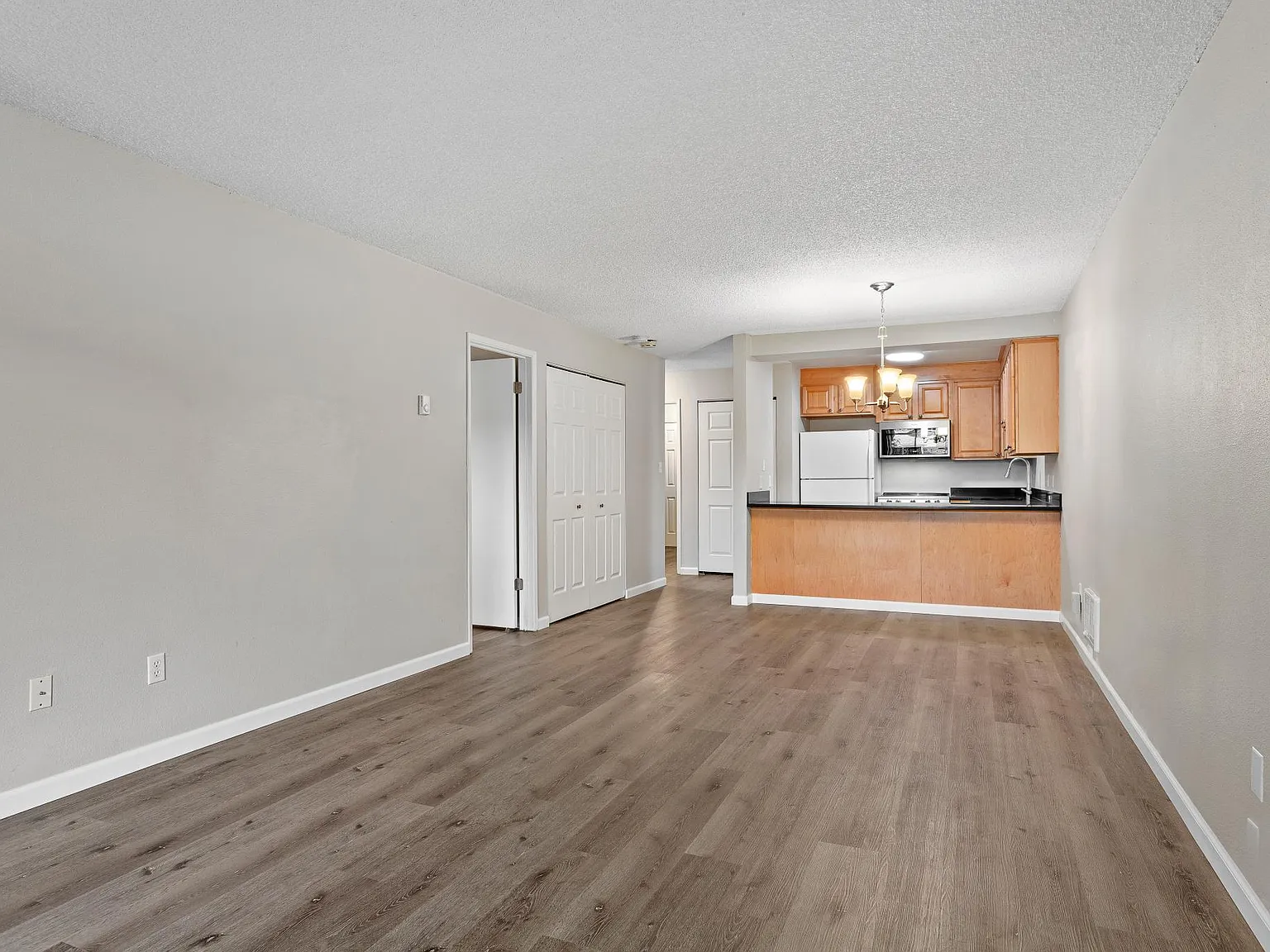 8067 170th Pl NE — Photo 3