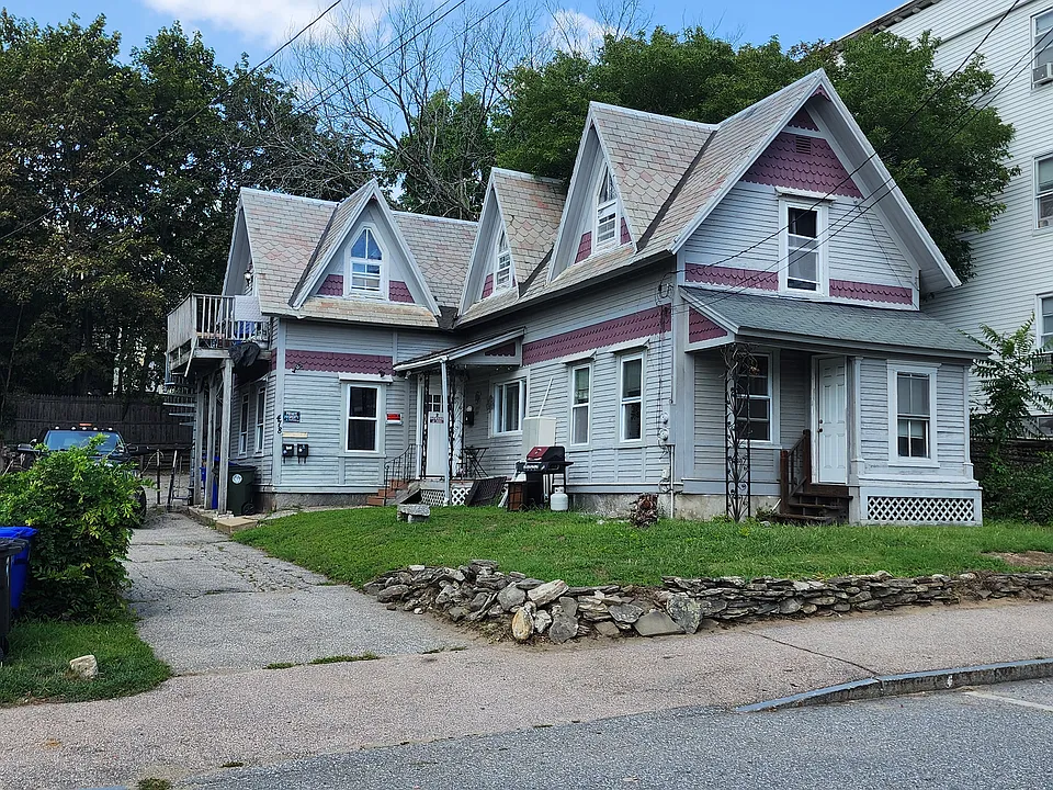 478 Lake Ave #1