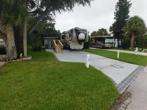 40 Sunset Dr, Titusville, FL 32780