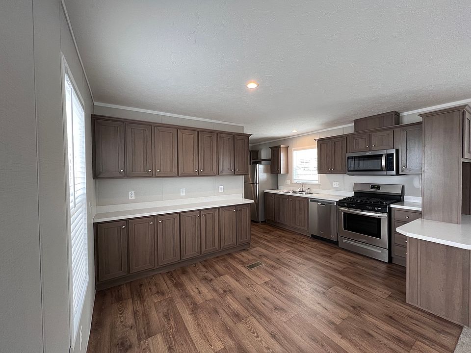 1st image of 2329 Catalpa St #71