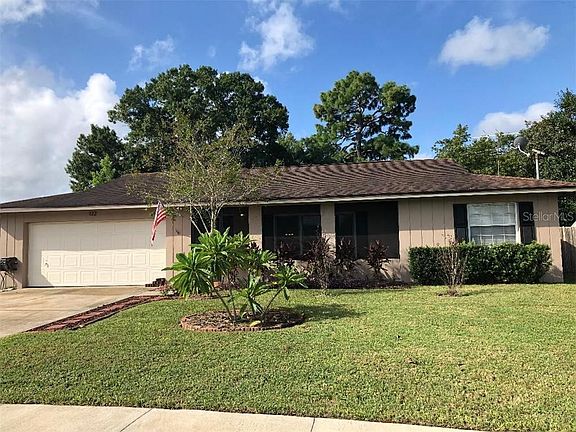 2nd image of 122 Hidden Lake Dr