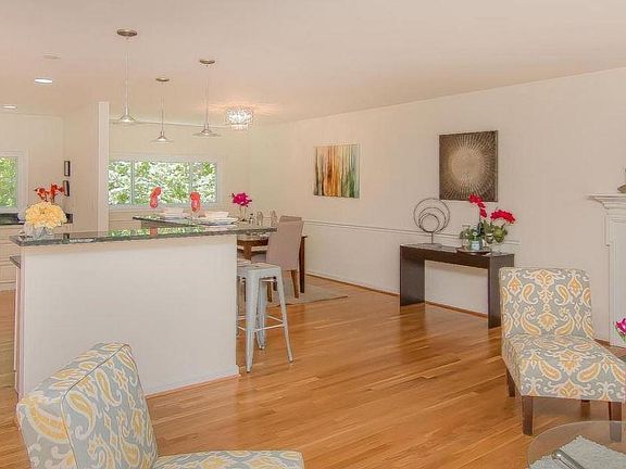 5th image of 1240 Titania Ln