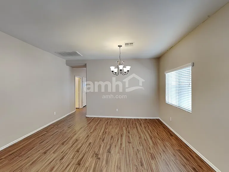 17321 W Tara Ln — Photo 5