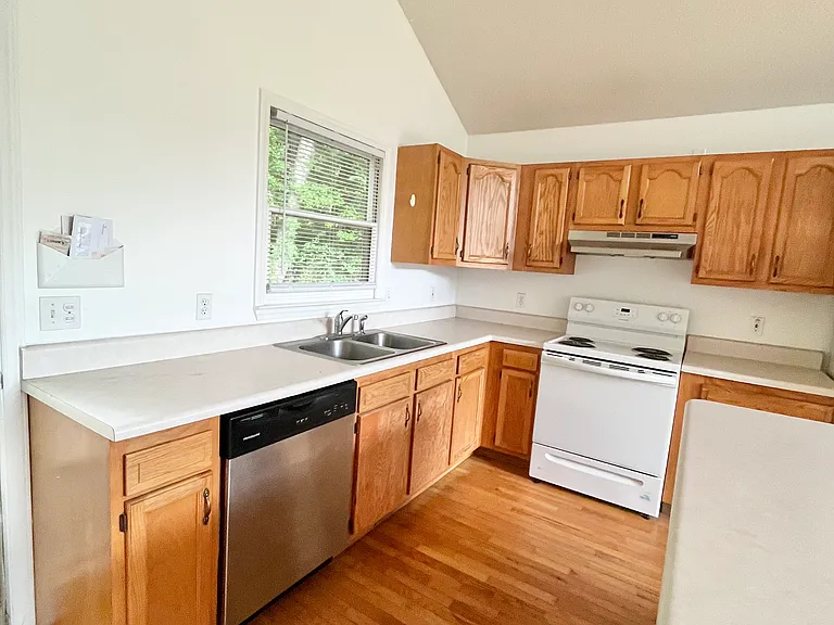 28 Brown Hollow Ln #B — Photo 2