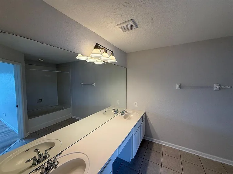933 Enclair St — Photo 23