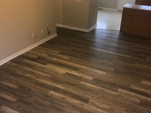 3rd image of 181 Courtney Ln