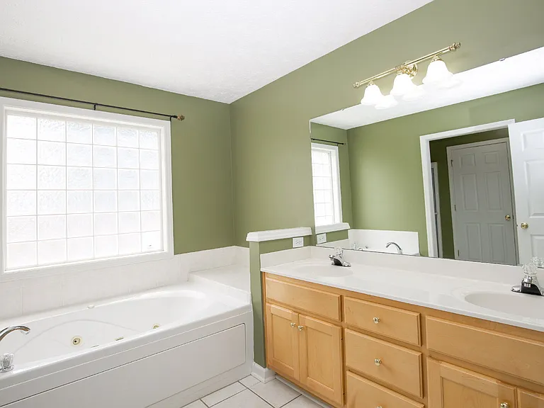 106 Harvest Ln — Photo 35