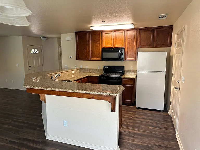 2011 Bella Oaks Dr — Photo 10