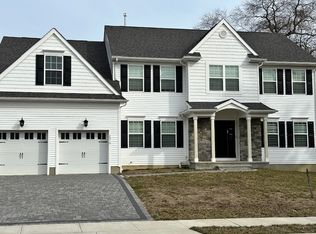 2019 Oakhurst Pkwy, Oakhurst, NJ 07755