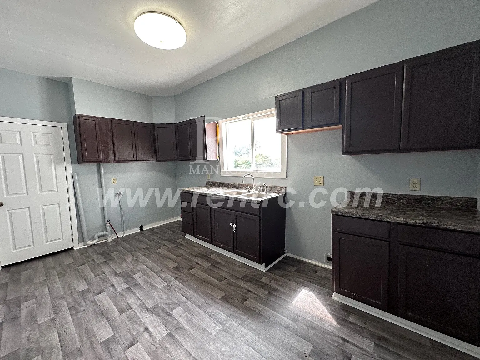 2 bed, 1000 sqft, $775 — Photo 2