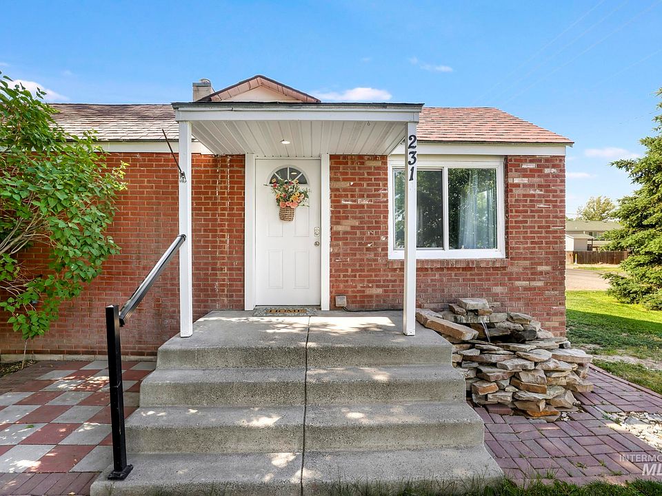 1st image of 231 W Avenue D