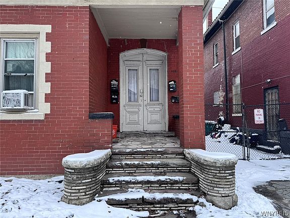 3rd image of 856 Niagara St