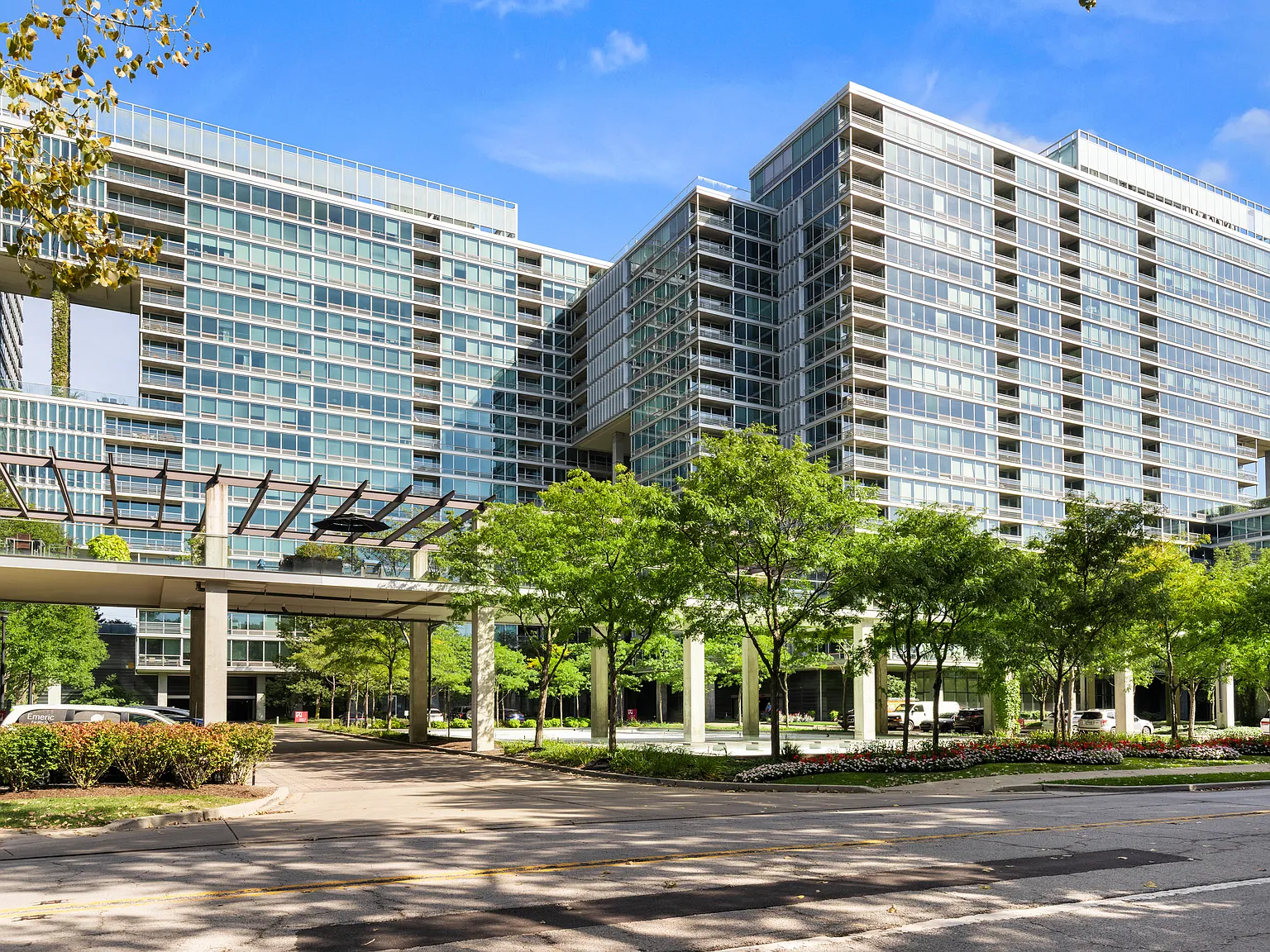 2 bed, 1698 sqft, $3,400 — Photo 1