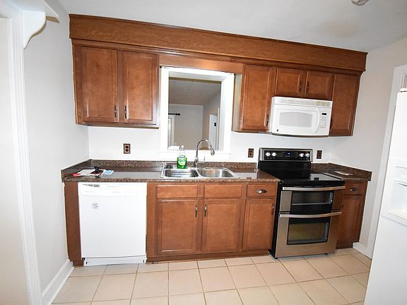 5th image of 131 N Meadow Dr