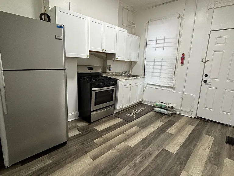 292X Parkwood Ave — Photo 2