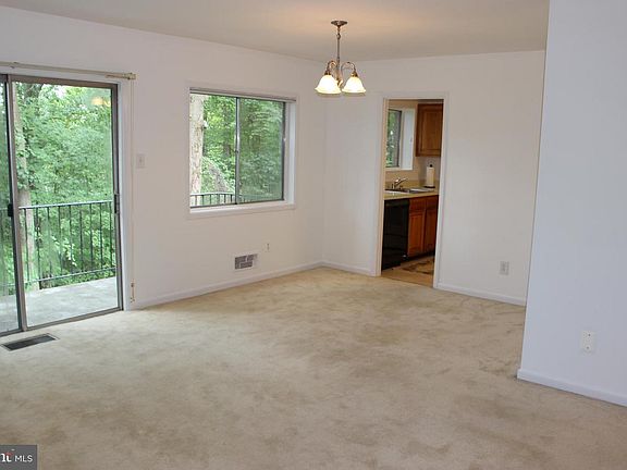 4th image of 10625 Montrose Ave APT 202
