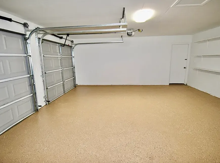 651 White Ct - 1 — Photo 4
