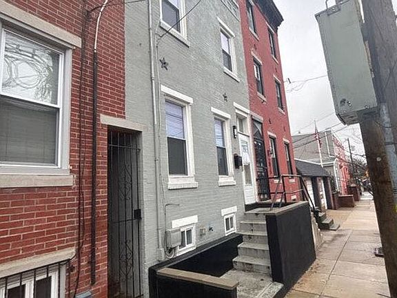 3rd image of 2817 E Thompson St