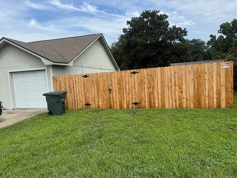 652 Windhaven Dr — Photo 2