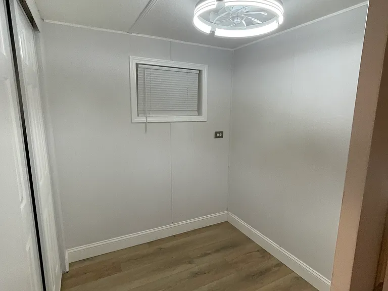 115 Thompson Dr — Photo 16